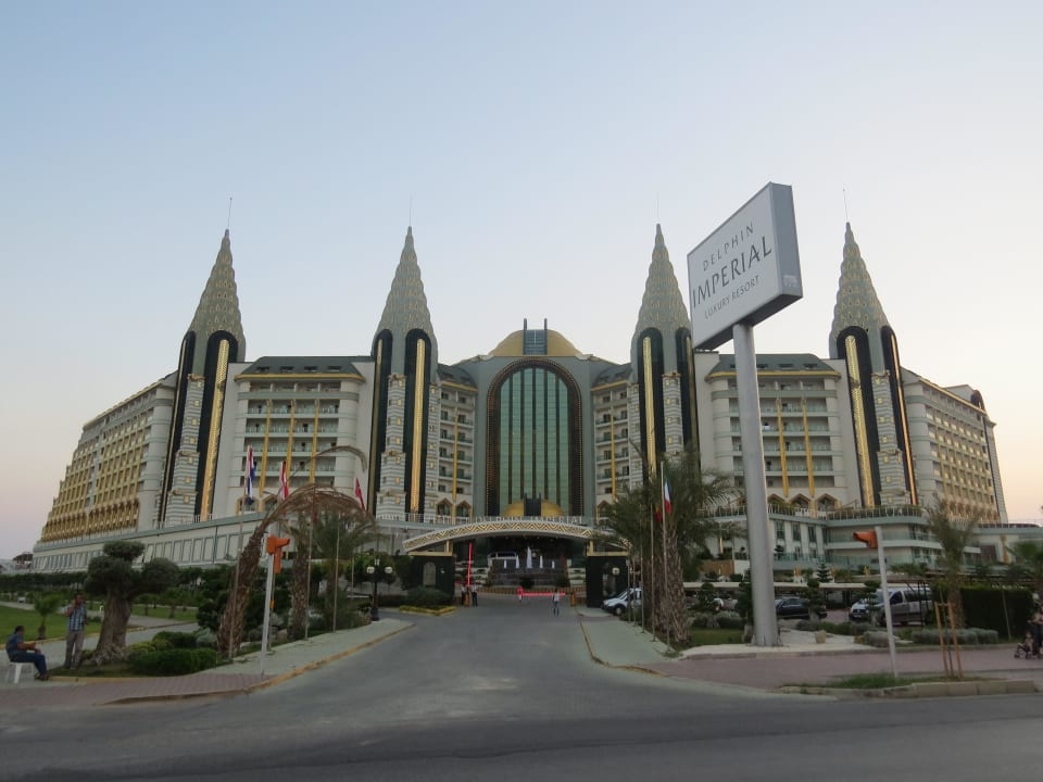 Hotelansicht Landseite Hotel Delphin Imperial