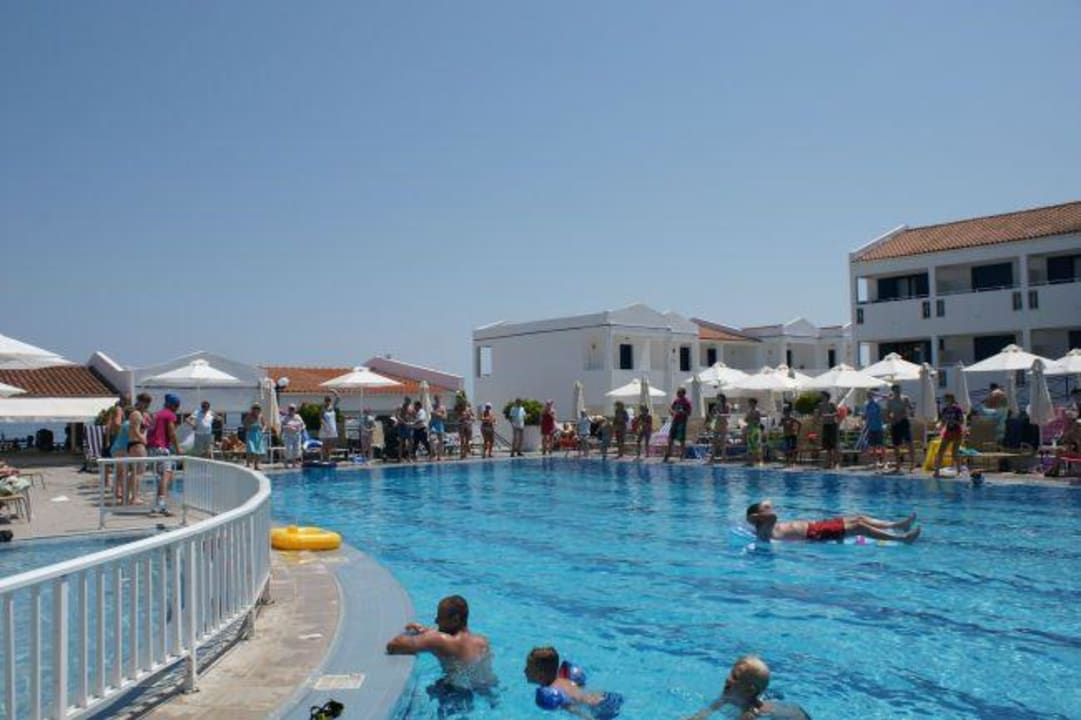 Animacje przy basenie AluaSoul Zakynthos - Adults only