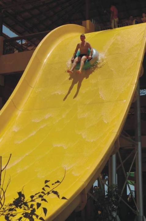 Nochmal die gelbe Rutsche Pickalbatros Jungle Aqua Park Resort - Neverland Hurghada