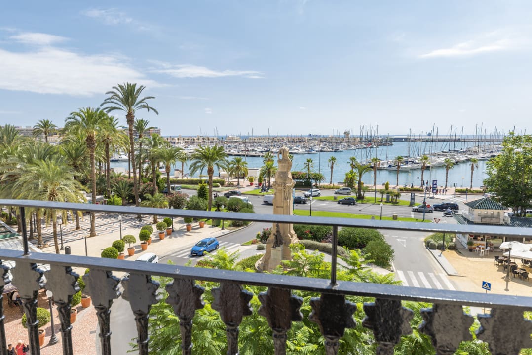 Ausblick Casa Alberola Alicante, Curio Collection by Hilton