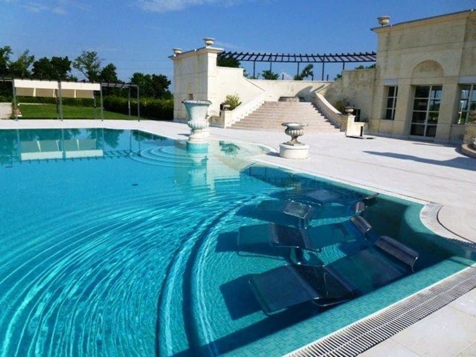 Liegen im Pool (Sprudelbereich) Hotel Relais Villa Cornér Della Regina