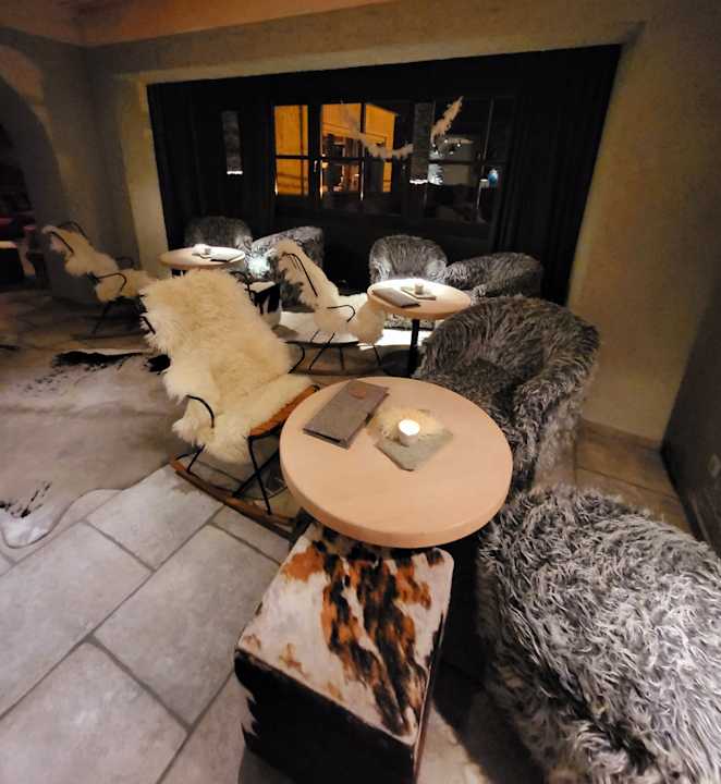 Lobby MONTAFON Lodge Hotel und SPA