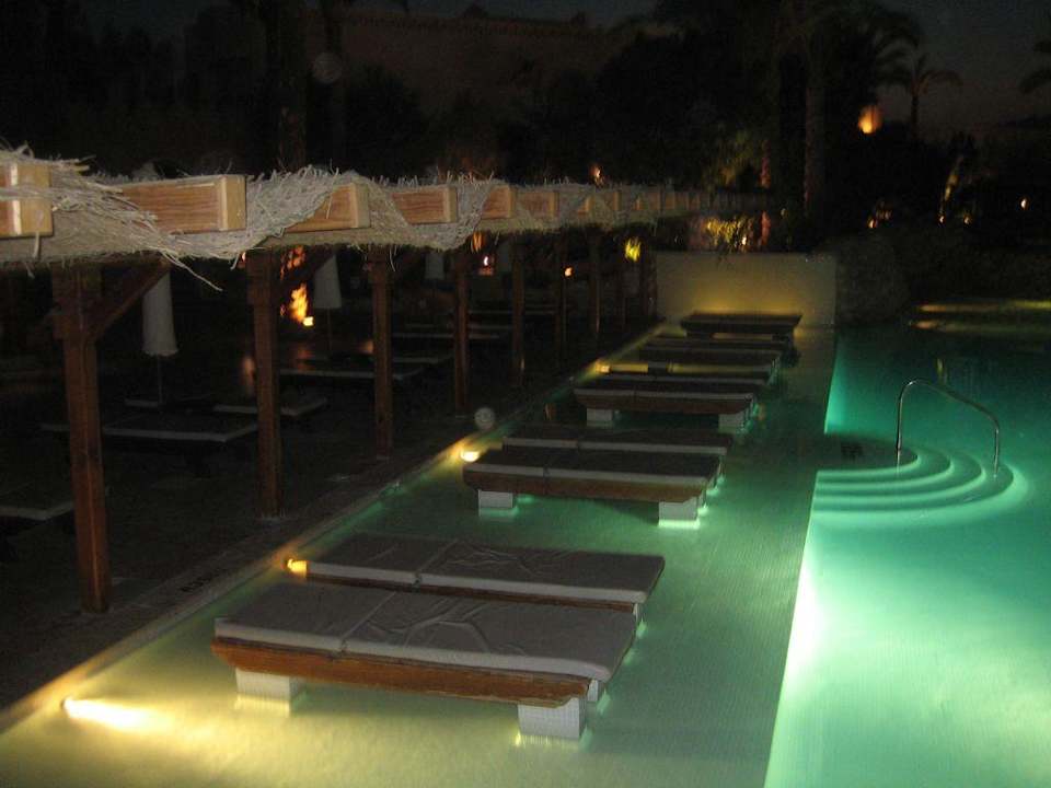 Liegen im Pool Ghazala Gardens