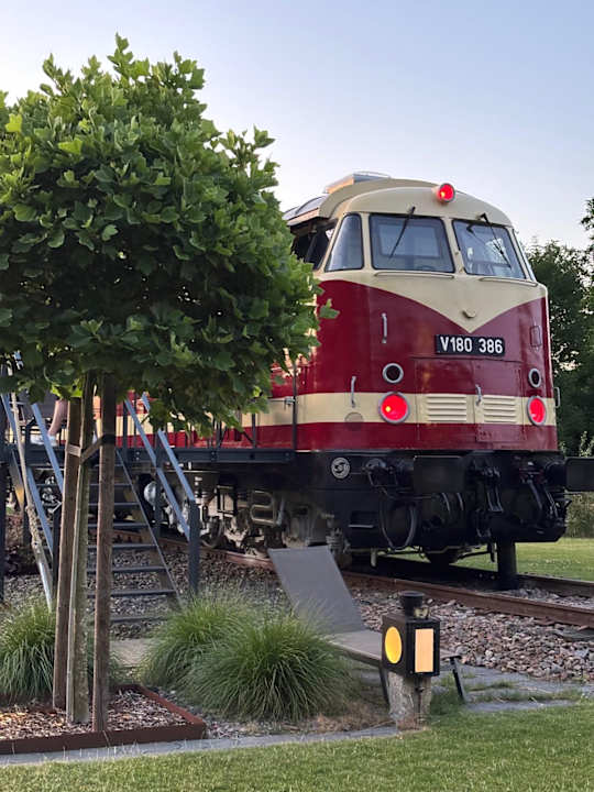 Außenansicht Lok Hotel V180