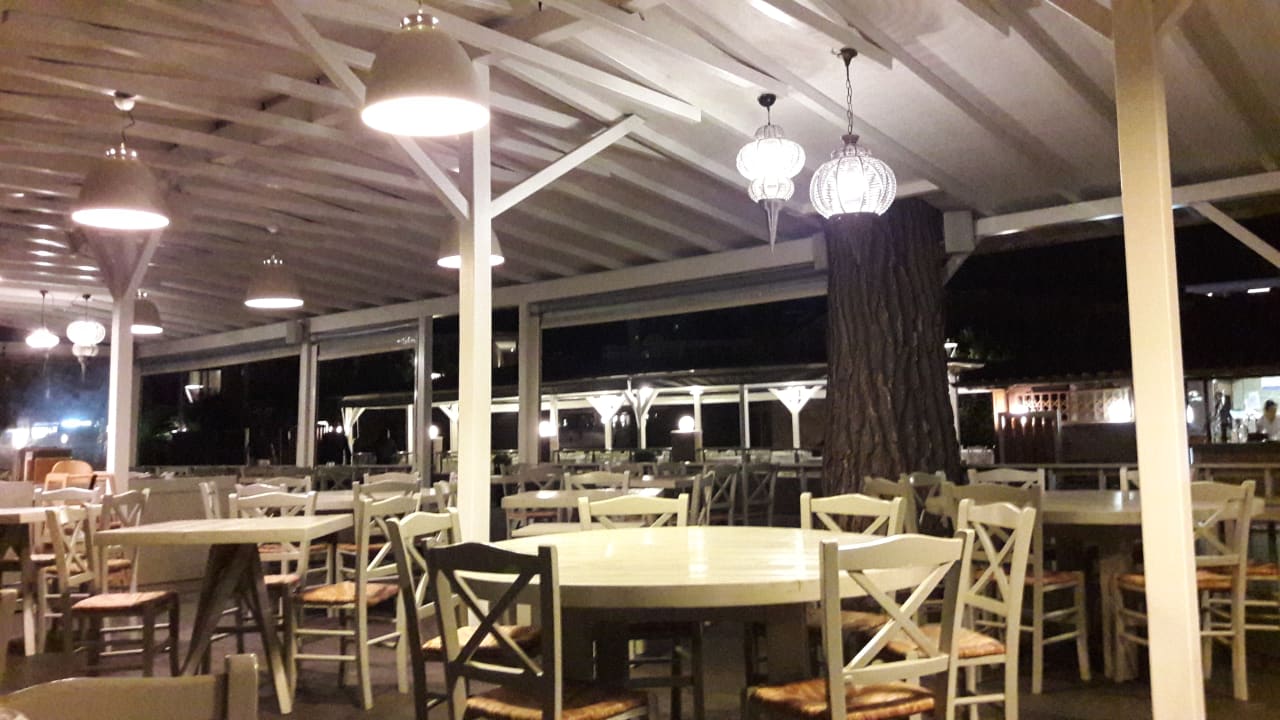 Gastro Hotel Lagomandra Beach