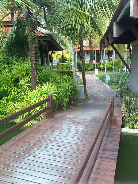 Weg in der Anlage Khaolak Laguna Resort