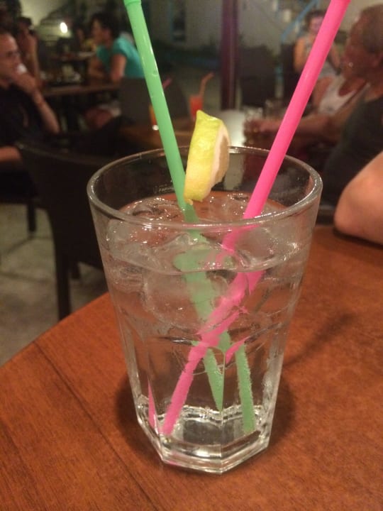 Schlechter Mojito in der Hotelbar HARPIN Happy Days Beach Hotel