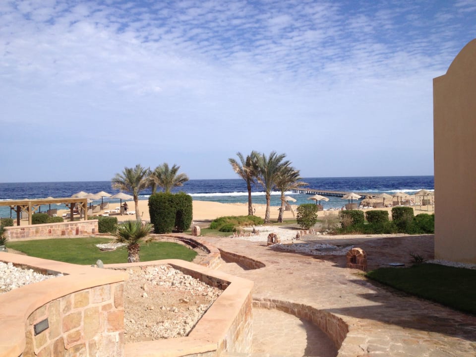 Blick in den Garten Radisson Blu Resort, El Quseir