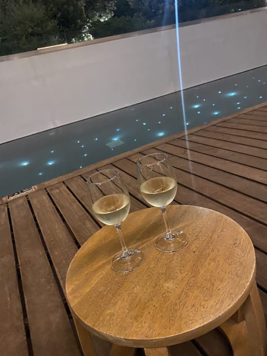 Pool Ikones Seafront Luxury Suites