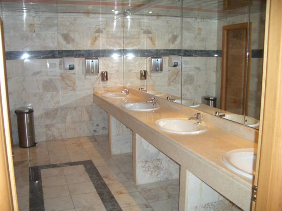 Sanitäranlage im Restaurant Hotel Kalithea Horizon Royal