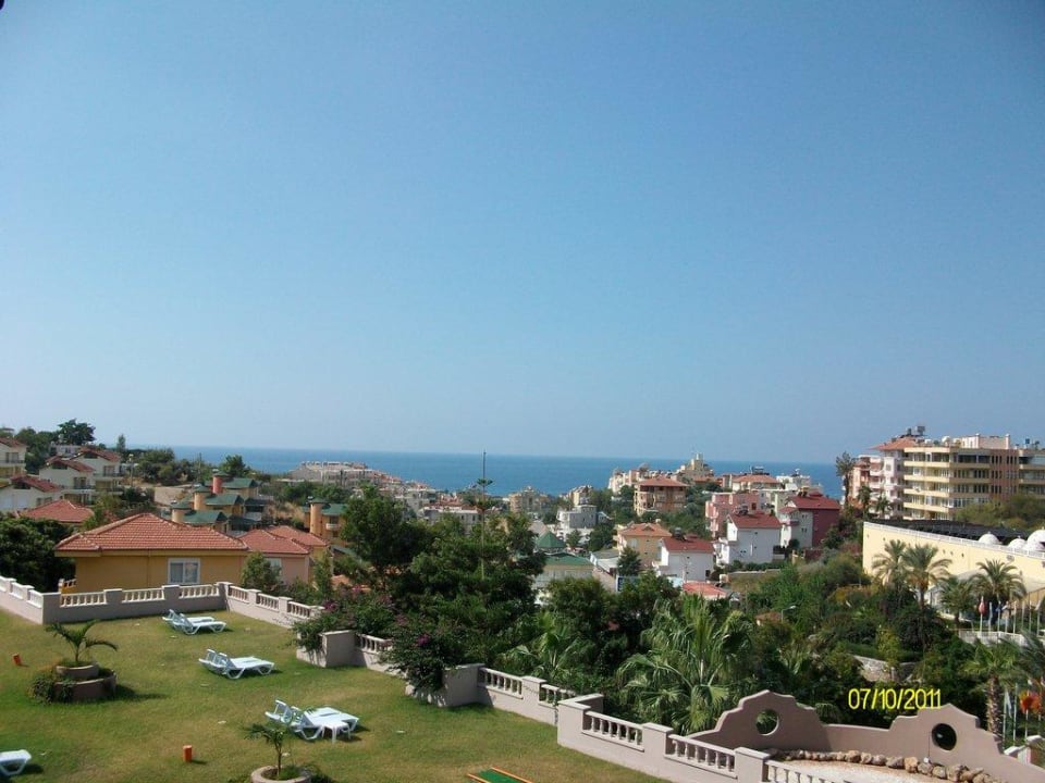 Gartenanlage mit Ruhezone Hotel Club Paradiso