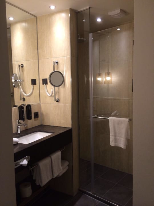 Doppelzimmer - Kat. M (Zimmer 349) Reichshof Hamburg