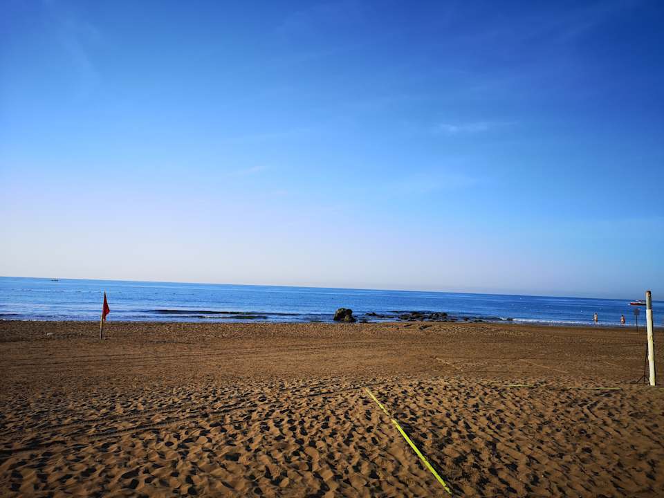 Strand Mary Hotel Side