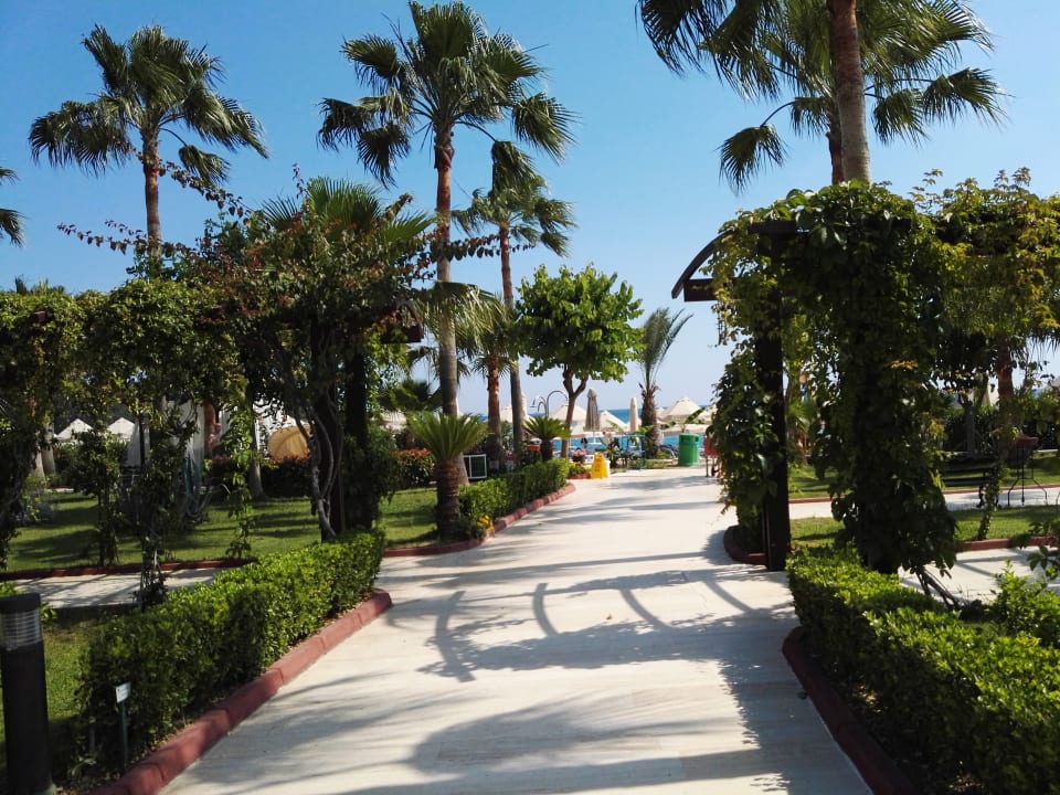 Strand Saphir Resort & Spa