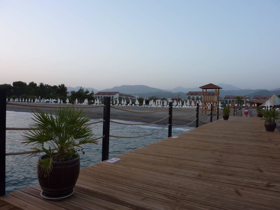 Holzsteg am Hotelstrand Akra Fethiye Tui Blue Sensatori