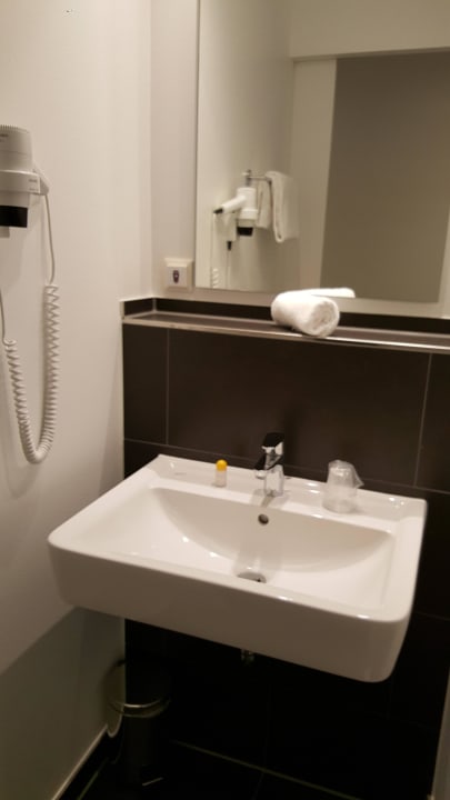 Bad B&B Hotel München-Olympiapark
