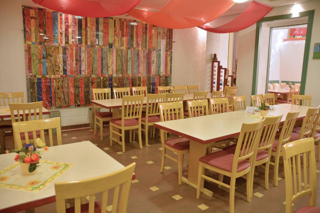 Speiseraum der Jugendherberge Dreisbach Jugendherberge An Der Saarschleife