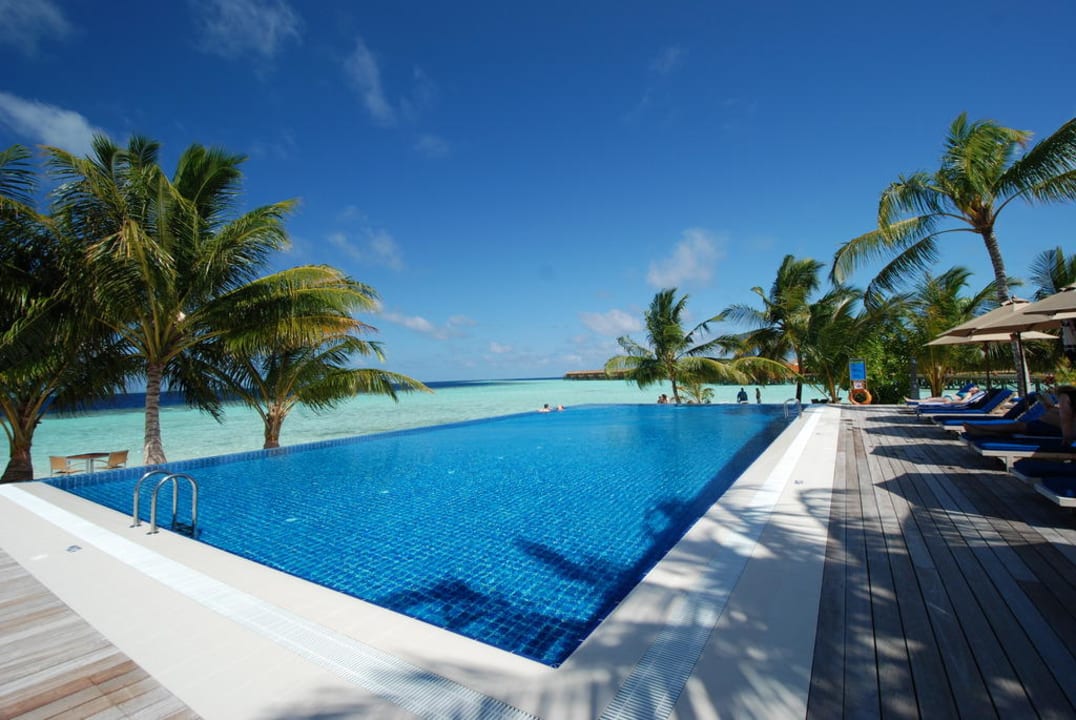 Sunset Bar und Sunset Pool Vilamendhoo Island Resort & Spa