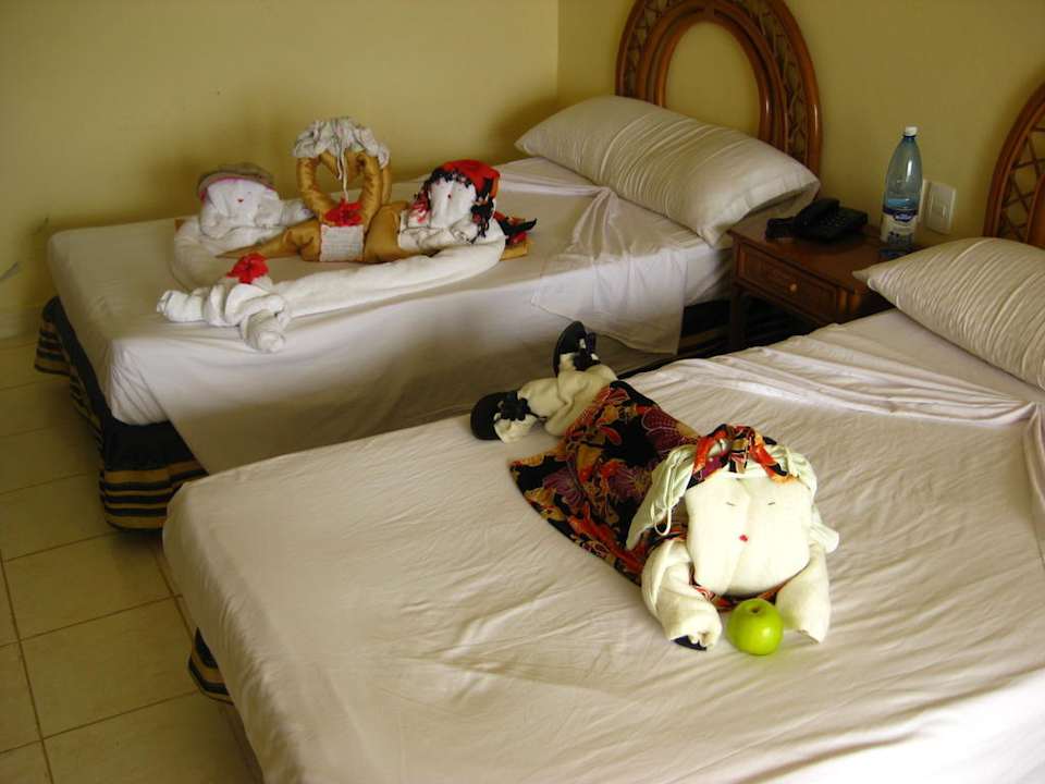 Die Betten - groß und bequem Hotel Las Cuevas