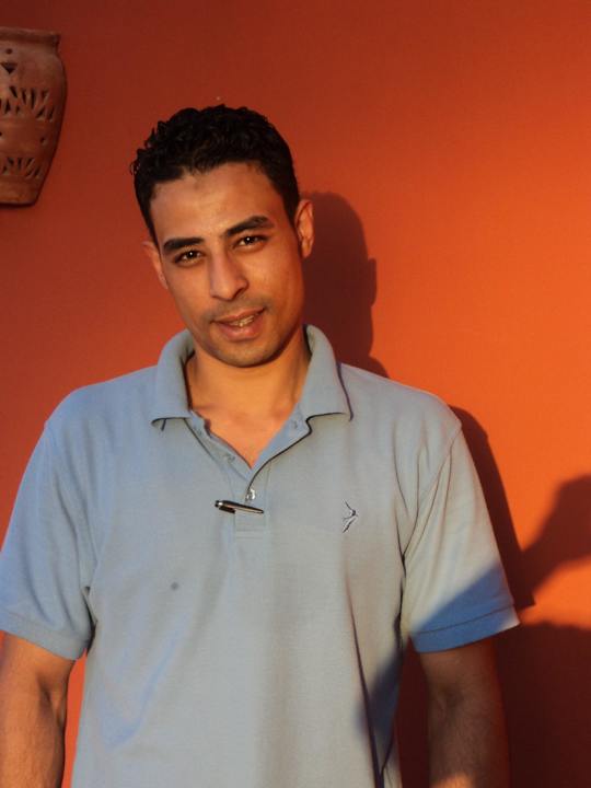 Auf der Terrasse mit Reinigungskraft im 400 Bereich Pickalbatros Alf Leila Wa Leila Resort - Neverland Hurghada