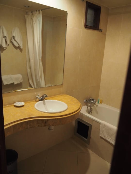 Bad I Hotel RIF