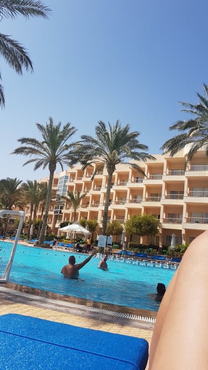 Pool Sea Star Beau Rivage