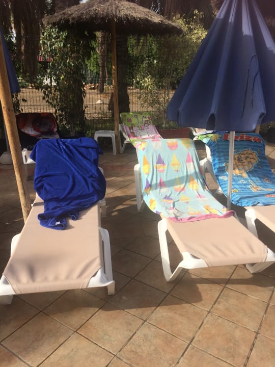 Pool HL Miraflor Suites Hotel