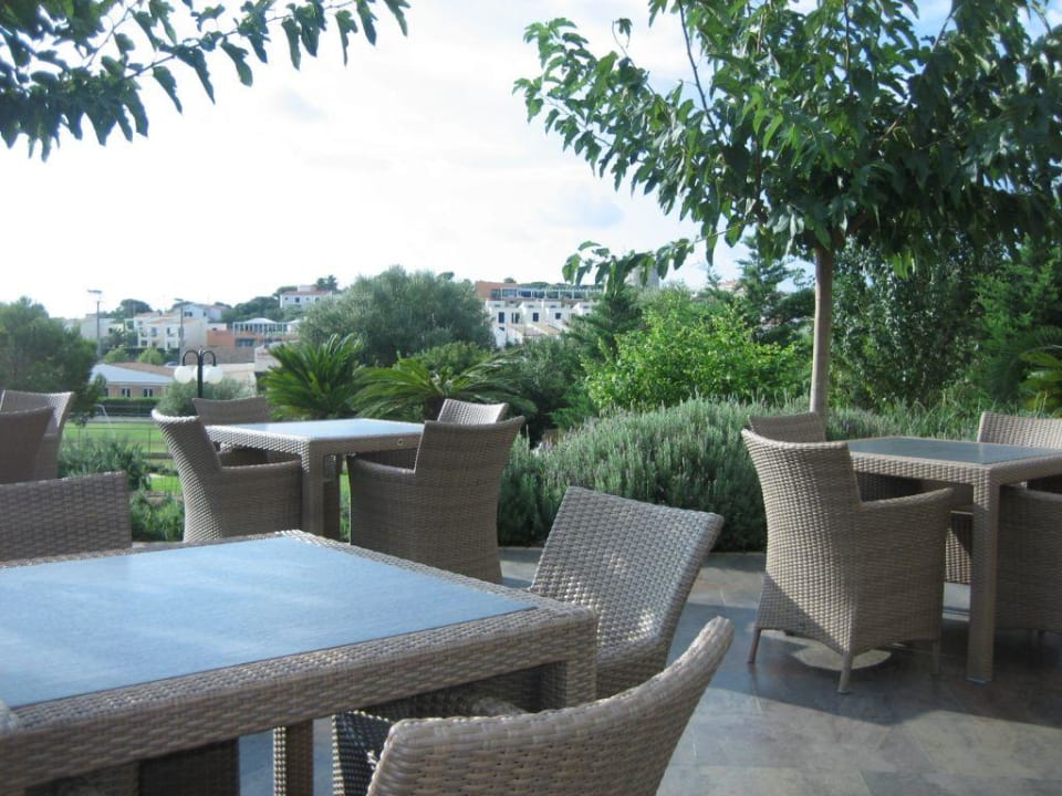 Terrasse vom Speisesaal Occidental Menorca