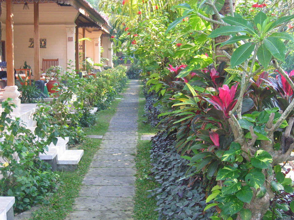 Weg vom Pool Nusa Indah Bungalows & Villa