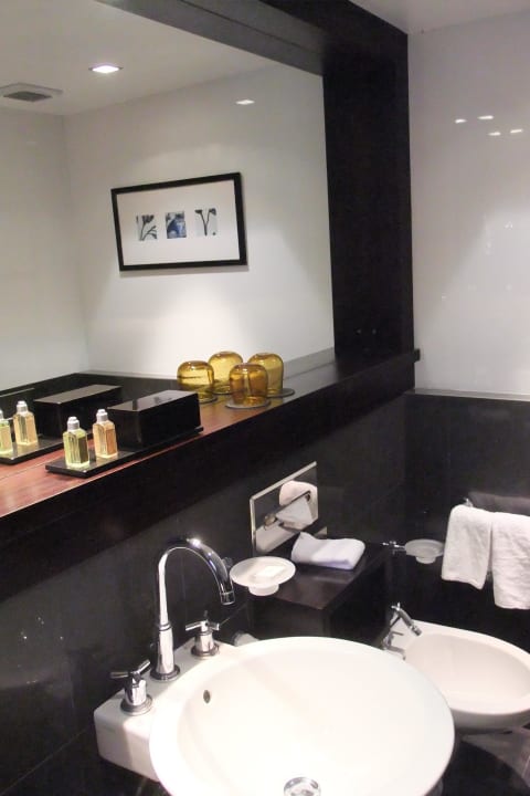 Blick ins Bad Hotel Sofitel Lisbon Liberdade