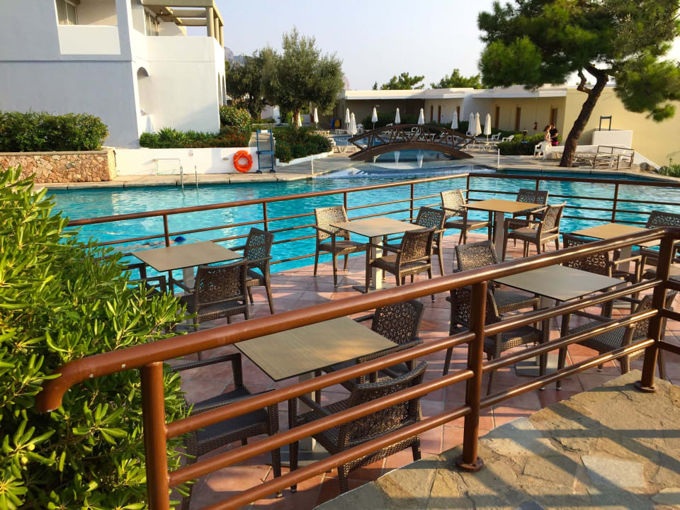 Aussicht von der Bar zum Pool alltoura Club Hotel Porto Angeli Beach Resort