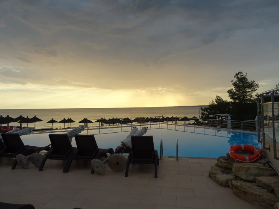 Pool Istion Club & Spa