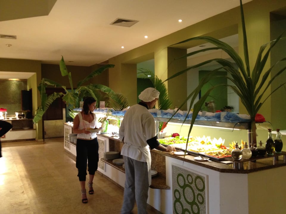 Teil des Büffets Dreams Royal Beach Punta Cana