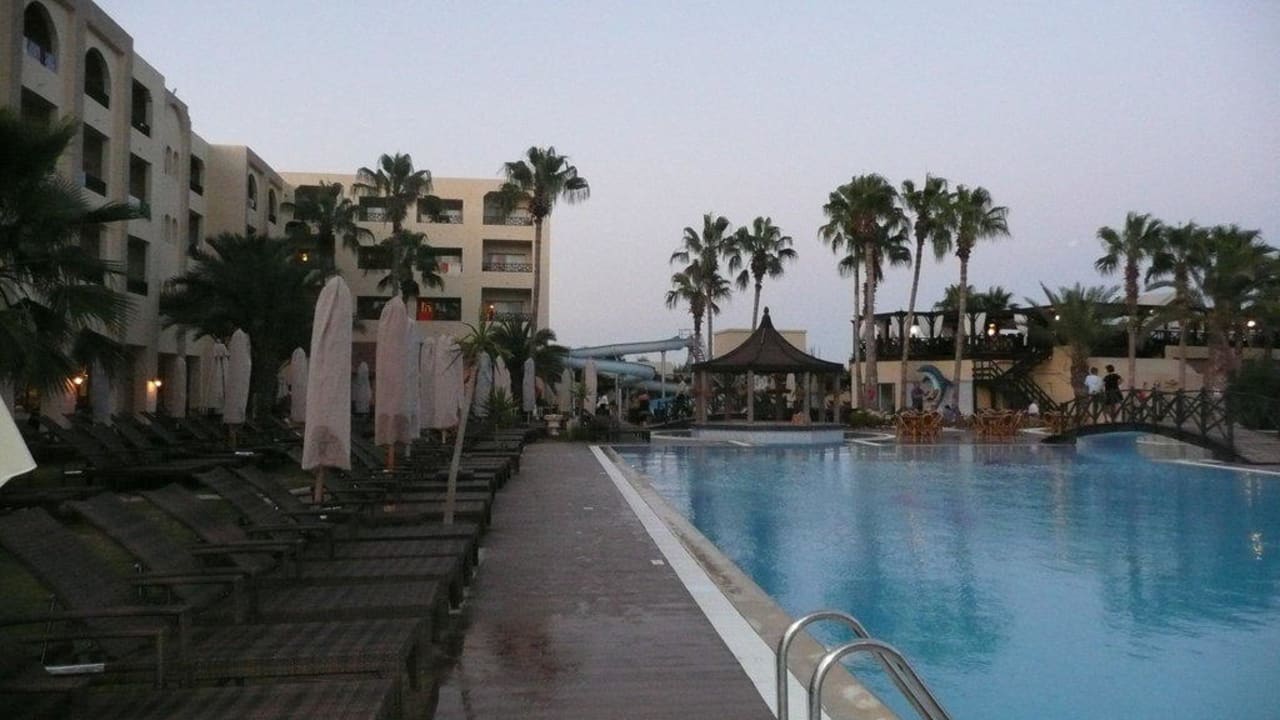 Liegen am Pool Hotel Paradis Palace