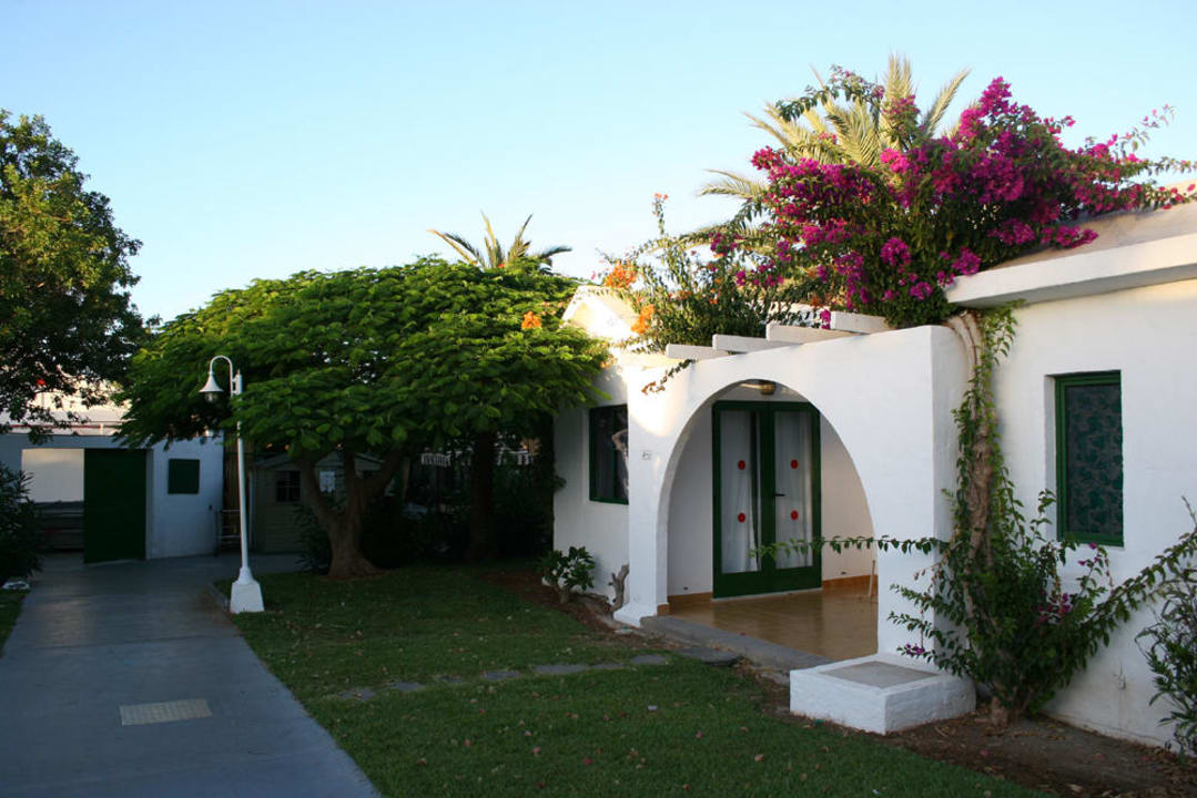 Bungalow Canary Garden Club