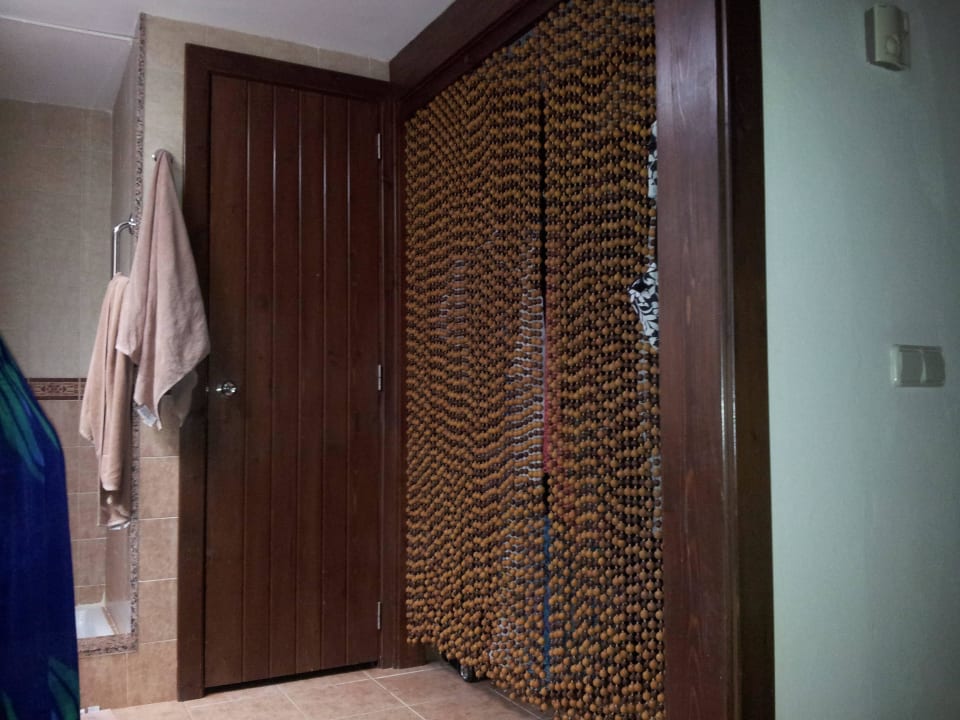 2 Kg mehr Gepäck durch feuchte Klammotten. Hotel Riu Karamboa