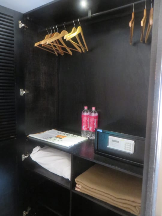 Kleiderschrank mit Safe/Decken EKHO Surf