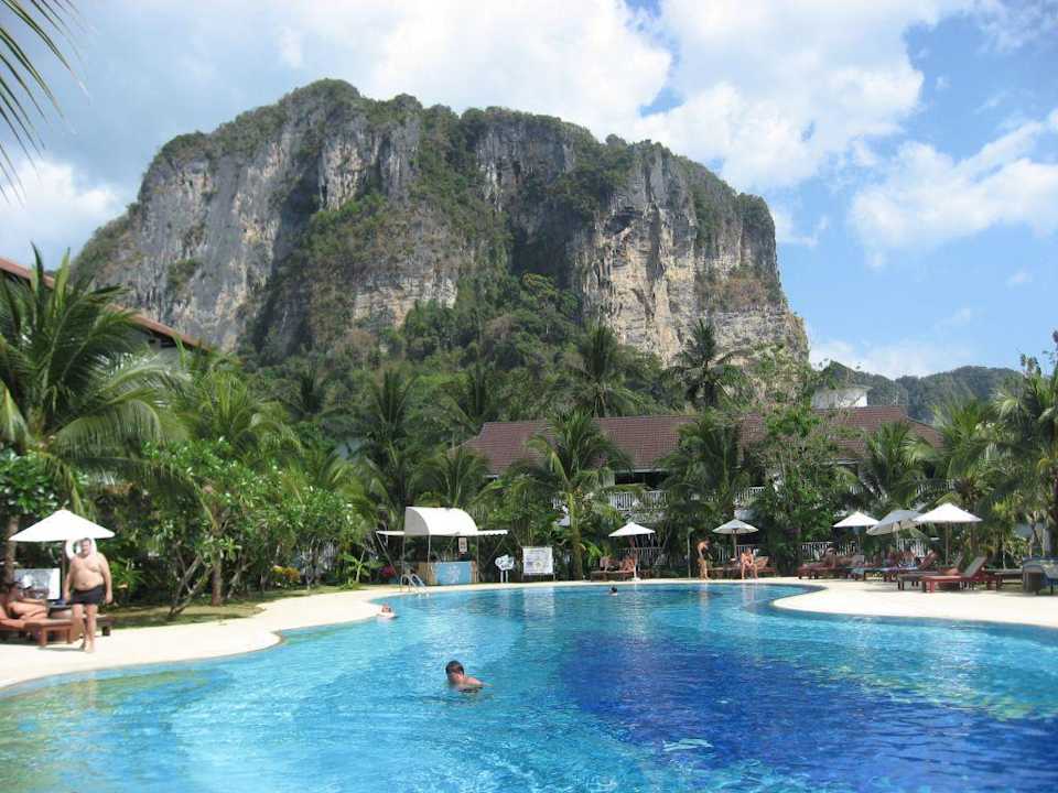 Pool im neueren, hinteren Trackt Aonang Villa Resort