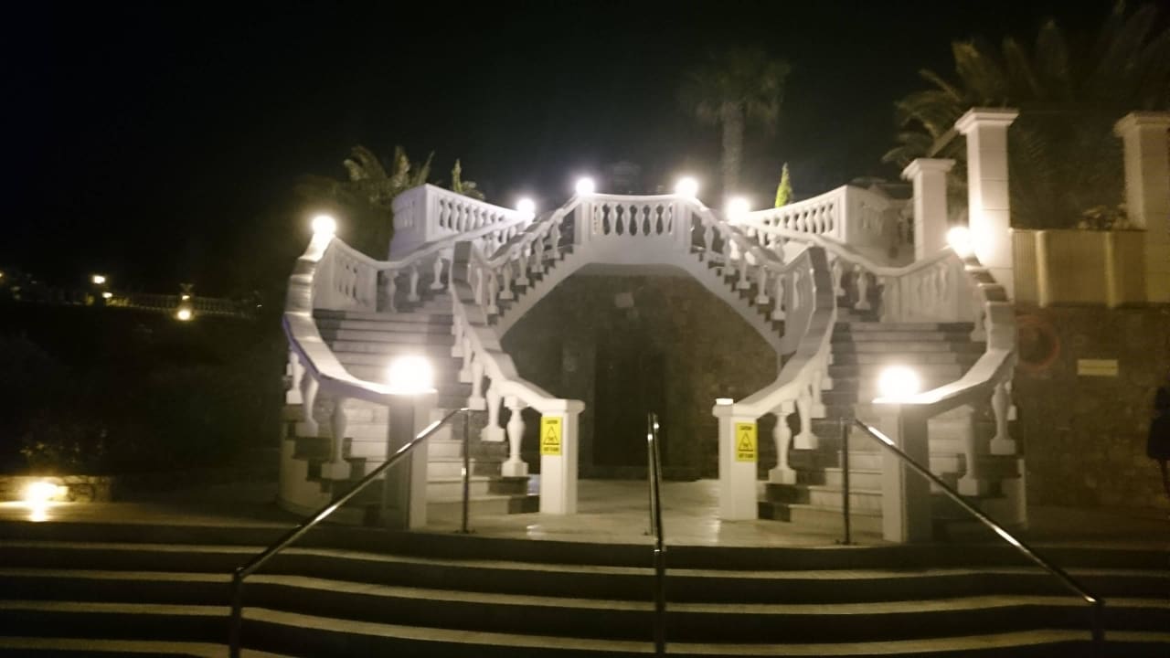 Garten mit Treppe Minos Imperial Beach Resort Milatos Crete
