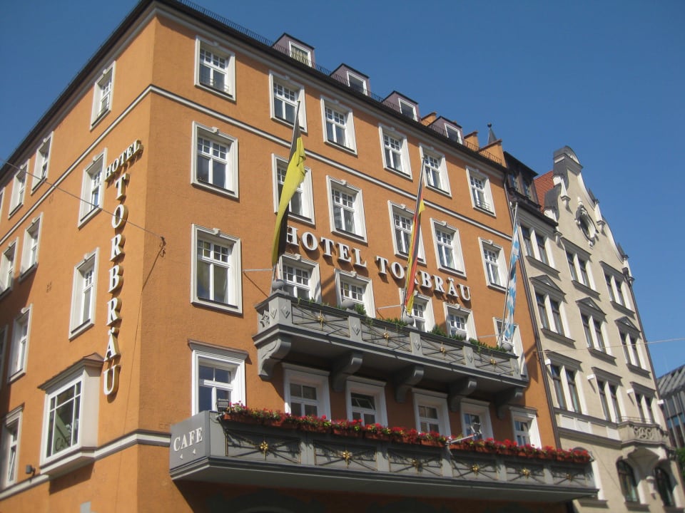 Vorderansicht vom Hotel Torbräu. Hotel Torbräu