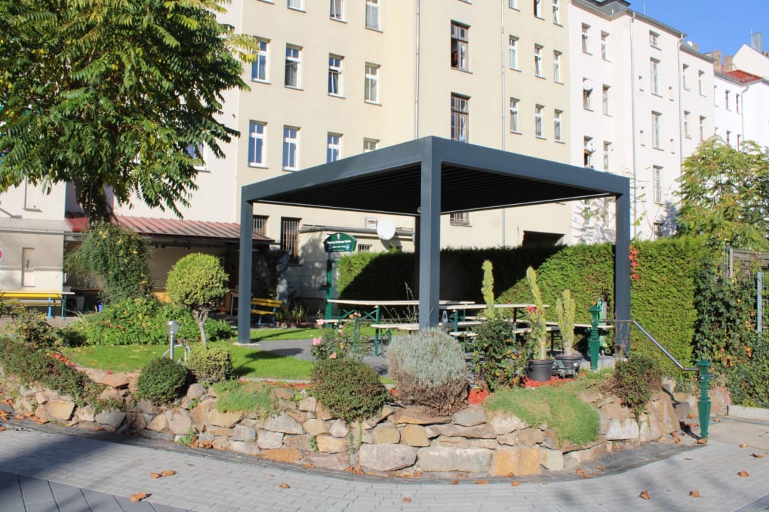 Gartenanlage Space Hotel im Campus der JvP Schule
