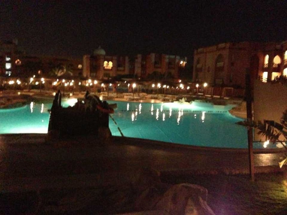 Poolanlage bei Nacht Pickalbatros Aqua Park Resort - Hurghada