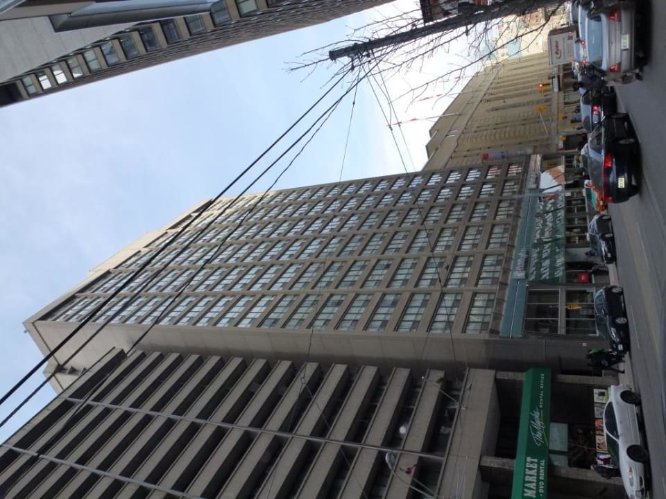 Irrgarten um Eingang zu finden Holiday Inn Toronto Downtown Centre