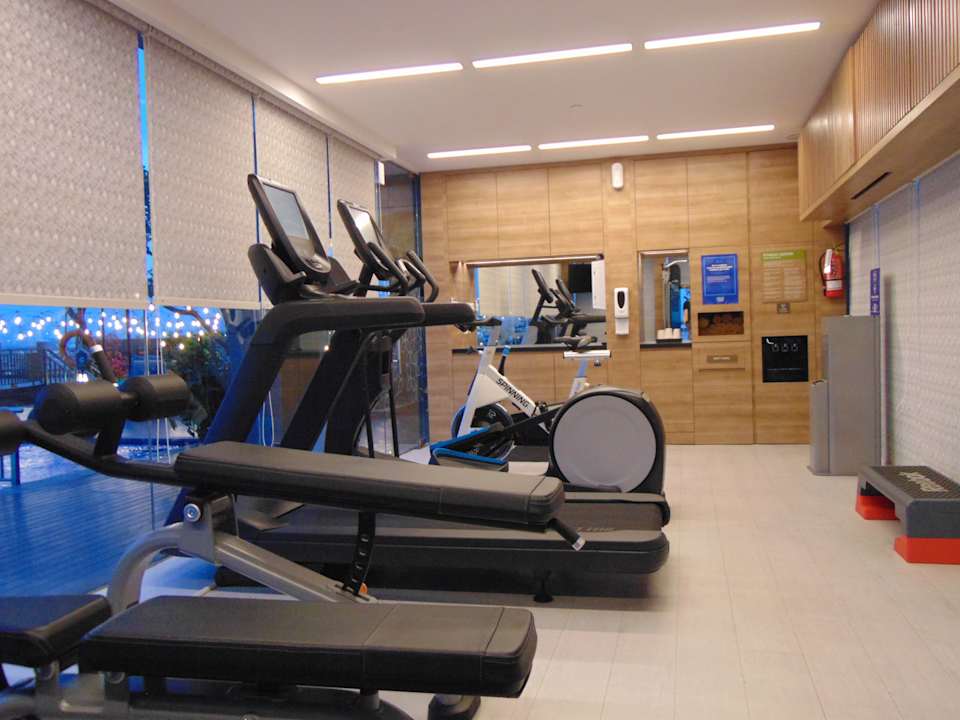 Sport & Freizeit Hilton Garden Inn Jakarta Taman Palem