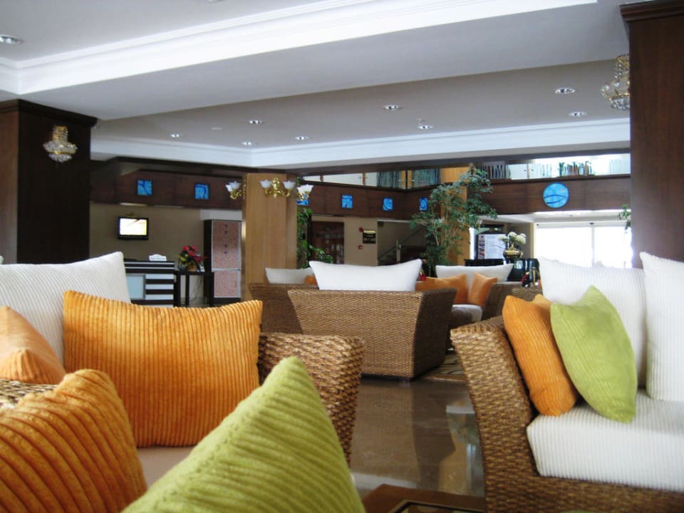 Lobby Latanya Park Resort