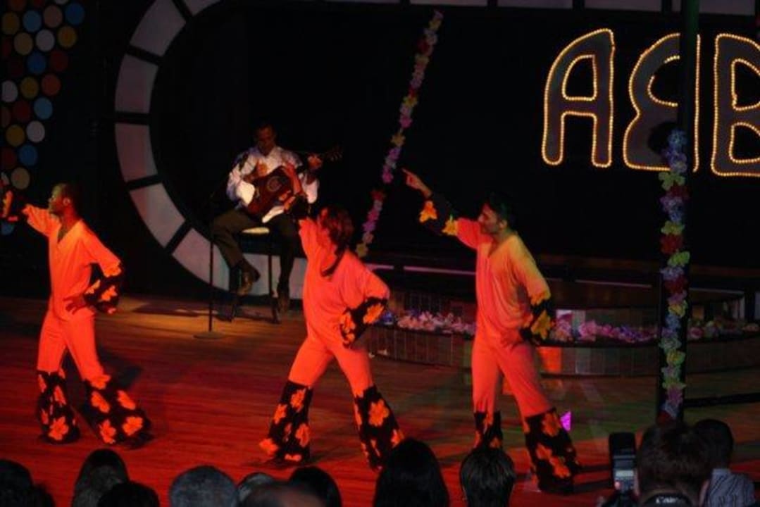 Showtime Golden Beach Resort