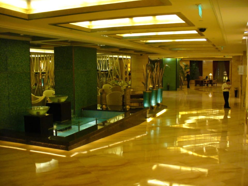 Lobby Radisson Blu Hotel Shanghai New World