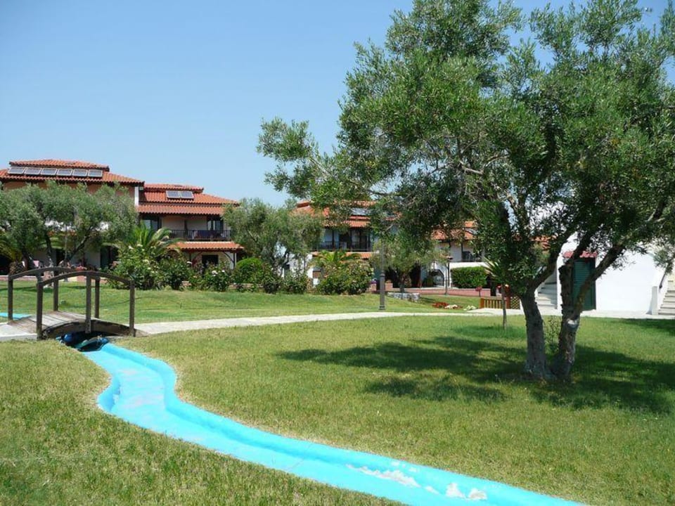 Blick auf die Bungalows 3 - 5 Blue Dolphin Resort Hotel