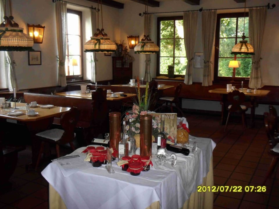 Blick in das Restaurant / Frühstücksbuffet Hotel & Restaurant Post Prienbach