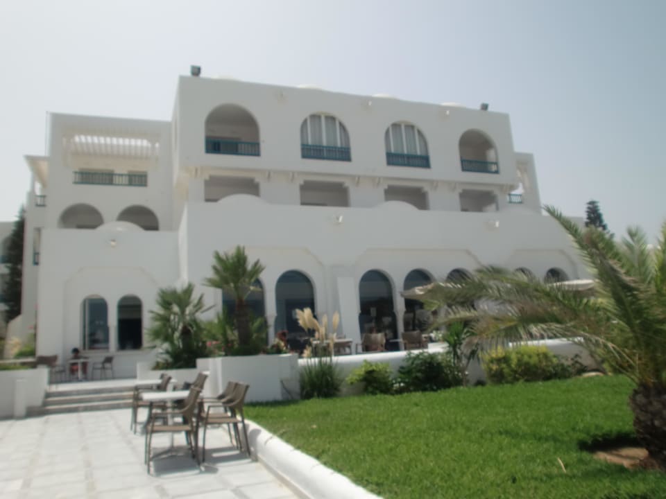 Hauptgebäude Eingang Poolseite Vincci Helios Beach